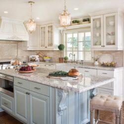 The Expert Guide: Custom Kitchen Remodel with Stunning Traditional Details