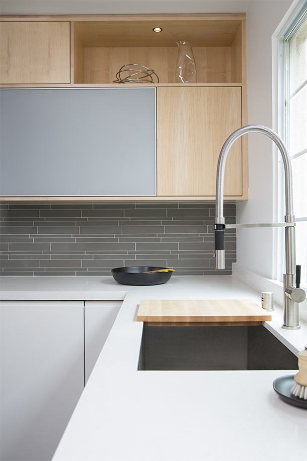 Modern Kitchen Counter and Sink Design by HartmanBaldwin