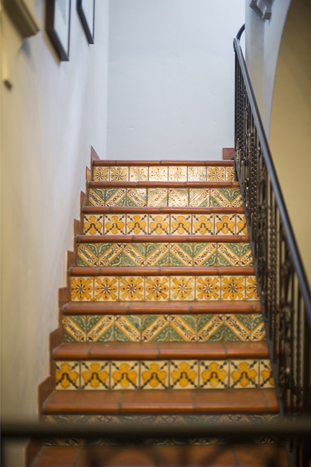 Spanish House & Mediterranean Style Stairs