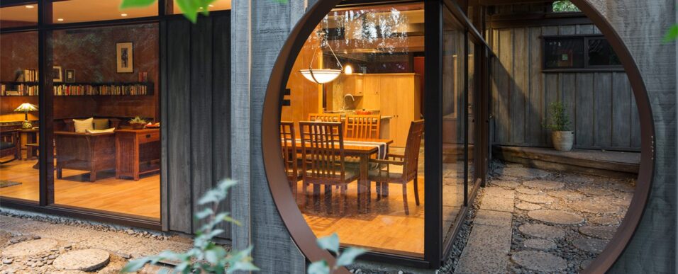 HartmanBaldwin Via Zurita Residence Circular Window and Dining Room
